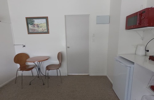 Wellsford Hotel | Castle Court Motel