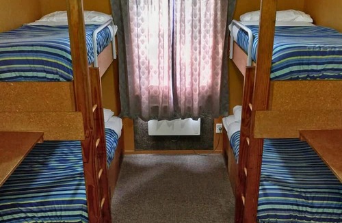 Albert Town Hostel | Zula Lodge and Backpackers