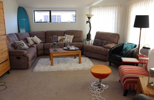 Omanu House | Omanu Oasis @ Oceanbeach Road