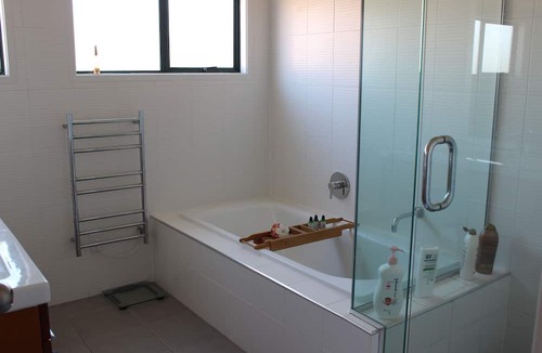 Omanu House | Omanu Oasis @ Oceanbeach Road