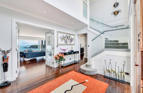 Orakei Apartment | Magnificent Harbour View Villa in Orakei