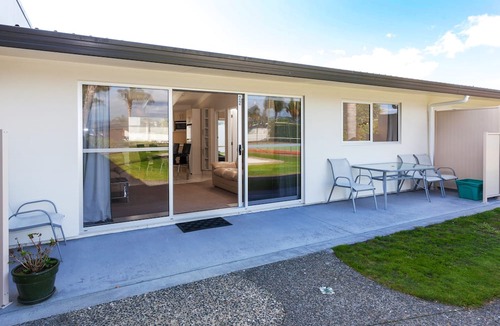 Whangamata Hotel | Palm Pacific Resort and Motel