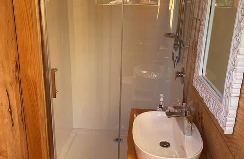 Te Tii Apartment | Unique Studio for 2 with mezzanine bedroom - located on coastal farm