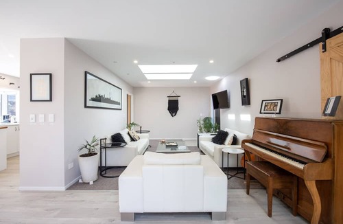 Bucklands Beach Bed & Breakfast | Attitude BnB
