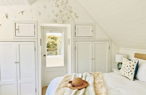 Leigh Cottage | Songbird Cottage, a luxury dog friendly hideaway - sleeps 5