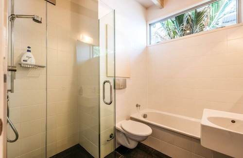 Palm Beach House | WAIHEKE BEACH RETREAT : Coast & Country Waiheke