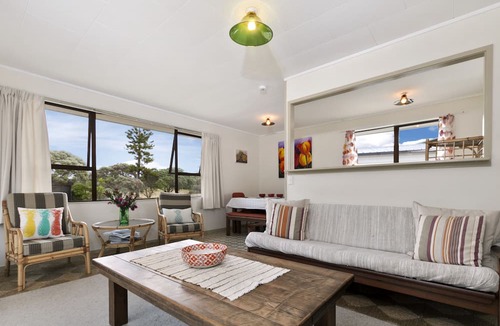 Omaha Cottage | Esme Escape - Omaha Holiday Home