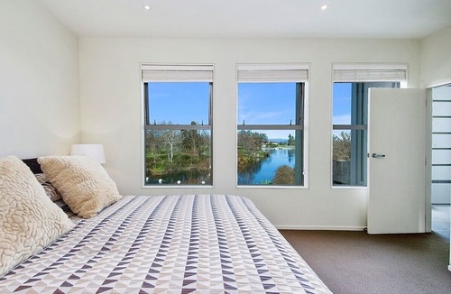 Nukuhau Cottage | The Mooring - Lake Taupo Holiday Apartment