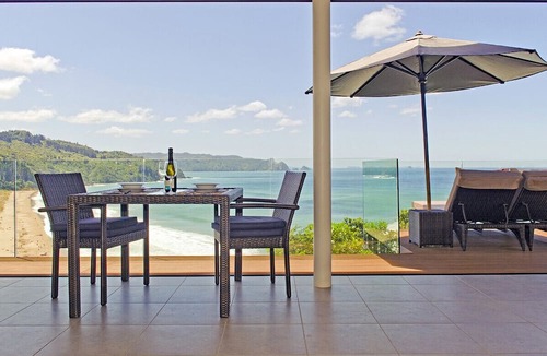 Tairua Cottage | The Lookout - Tairua Holiday Home