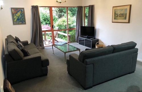 Hamilton House | Woodland Cottage, private, secluded accommodation
