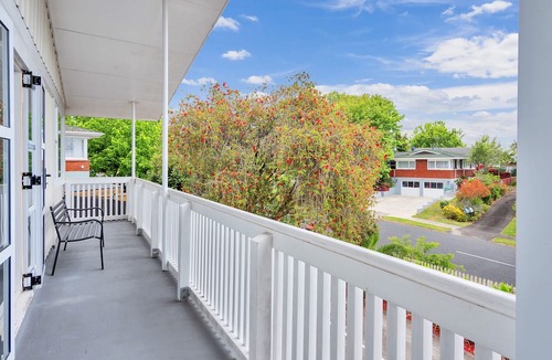 Pakuranga Heights House | Sunny Three Bedroom Delight Upper Level