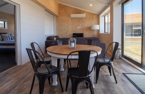 Oakura House | THE BOAT HOUSE ON DIXON