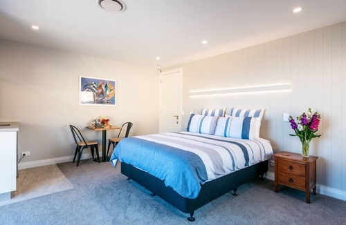 Omiha House | The Apartment at Te Whau Point