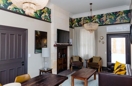 Oamaru Apartment | The Old Confectionery - Heritage Apartment in the Old Precinct