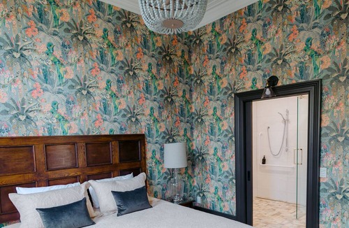 Oamaru Apartment | The Old Confectionery - Heritage Apartment in the Old Precinct