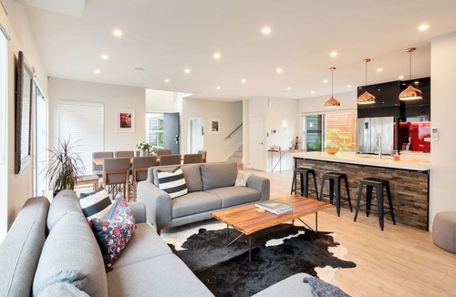 Epsom House | Elegant and Stylish Retreat in Epsom