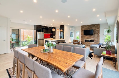 Epsom House | Elegant and Stylish Retreat in Epsom