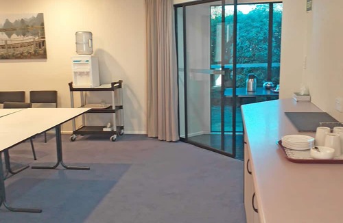 Palmerston North Hotel | Shadzz Motel & Conference Centre