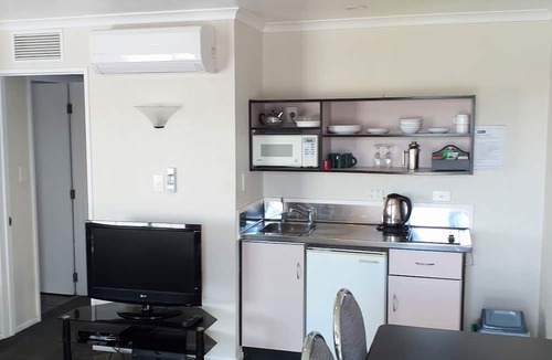 Palmerston North Hotel | Shadzz Motel & Conference Centre