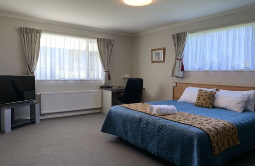 Fox Glacier Hotel | High Peaks Hotel