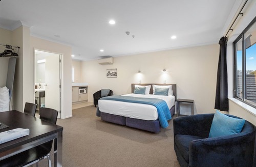 Pukekohe Hotel | Aveda Motor Lodge