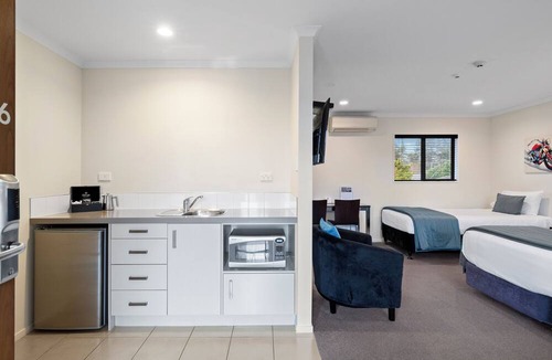 Pukekohe Hotel | Aveda Motor Lodge
