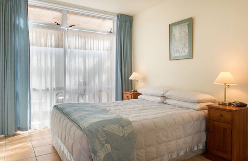 Russell Hotel | The Commodores Lodge