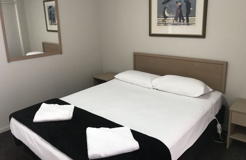 Epsom Hotel | Motel 80