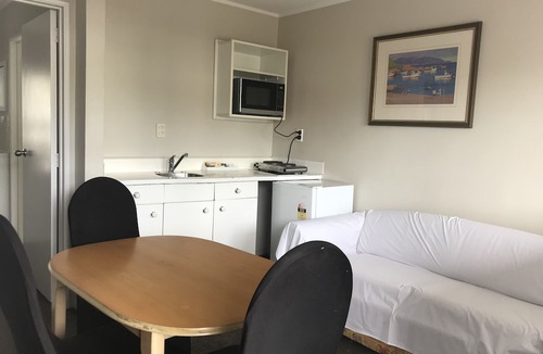 Epsom Hotel | Motel 80