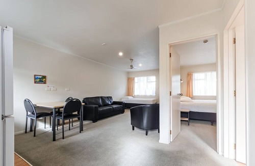Gisborne Hotel | Captain Cook Motor Lodge