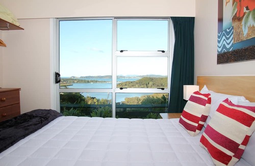 Haruru Hotel | Cook's Lookout Motel