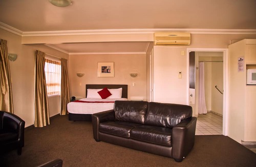 Hamilton North Hotel | Barclay Motel