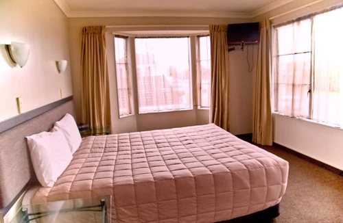 Hamilton North Hotel | Barclay Motel