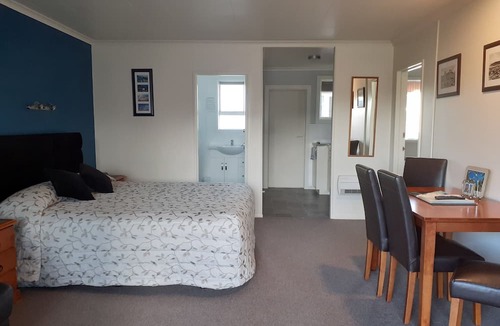 Oamaru Hotel | AAA Thames Court Motel
