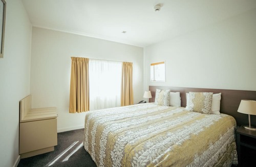 Burnside Hotel | Airport Delta Motel