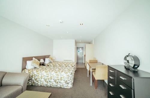Burnside Hotel | Airport Delta Motel