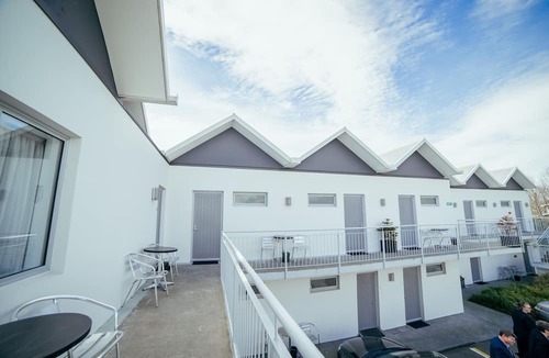 Burnside Hotel | Airport Delta Motel