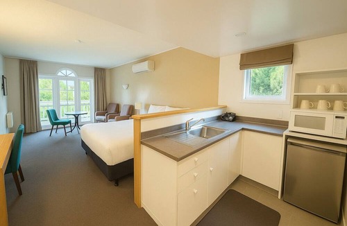 Upper Hutt Hotel | Wallaceville House Motor Lodge