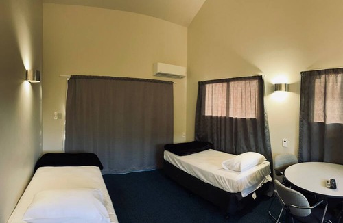Epsom Hotel | Rayland Epsom Motel