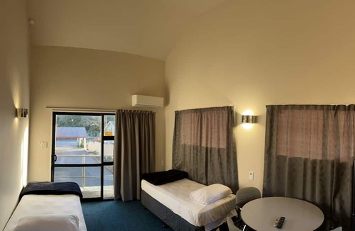 Epsom Hotel | Rayland Epsom Motel