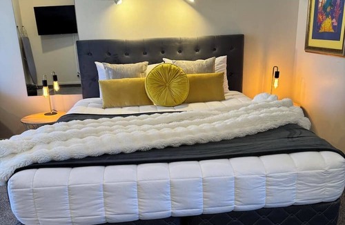 Blenheim Hotel | Centre Court Motel