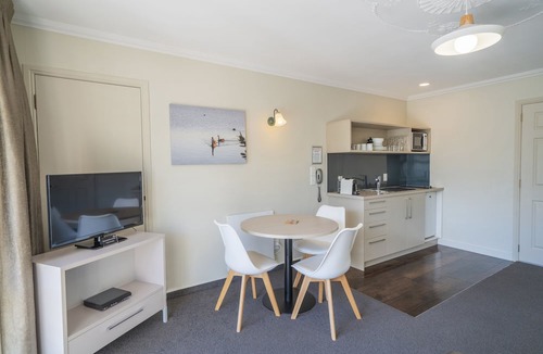 Fenton Street Hotel | Silver Fern Rotorua Suites & Spa