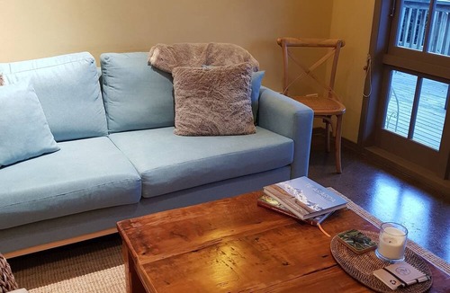 Cambridge Hotel | Huntington Stables Retreat Accommodation