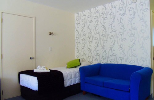 Paraparaumu Hotel | Kapiti Lindale Motel & Conference Centre