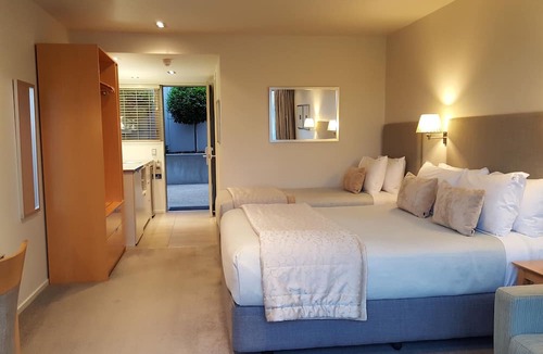 Dunedin City Centre Hotel | Bluestone On George