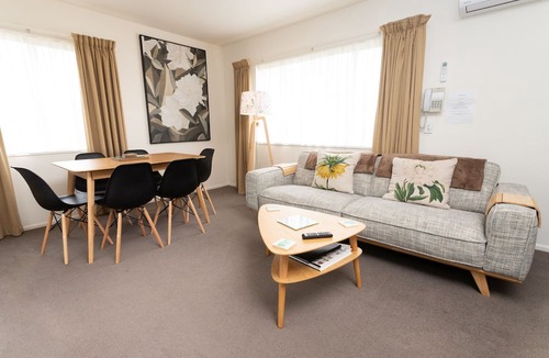 Merivale Hotel | Milano Motor Lodge