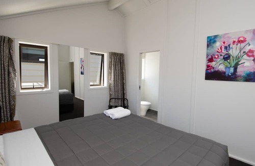 Springlands Hotel | Middle Park Motel