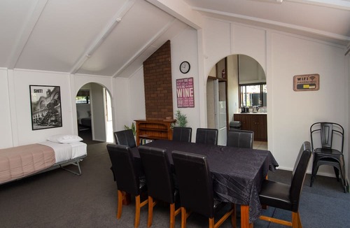 Springlands Hotel | Middle Park Motel