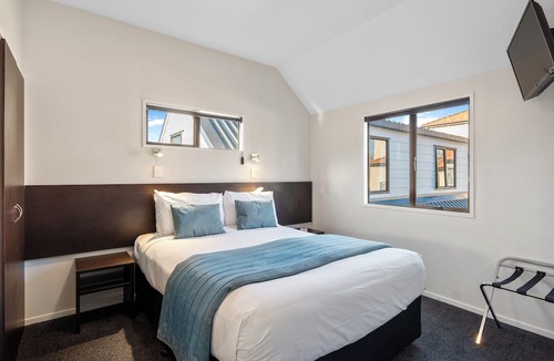 Merivale Hotel | Ashford Motor Lodge
