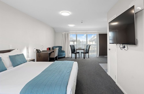 Merivale Hotel | Ashford Motor Lodge